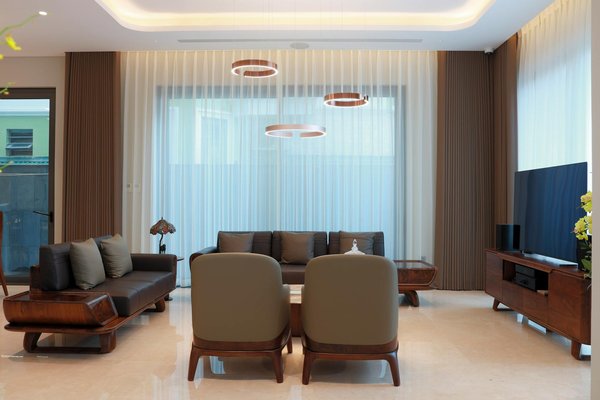 How Can UK Businesses Leverage Innovation to Overcome Challenges?